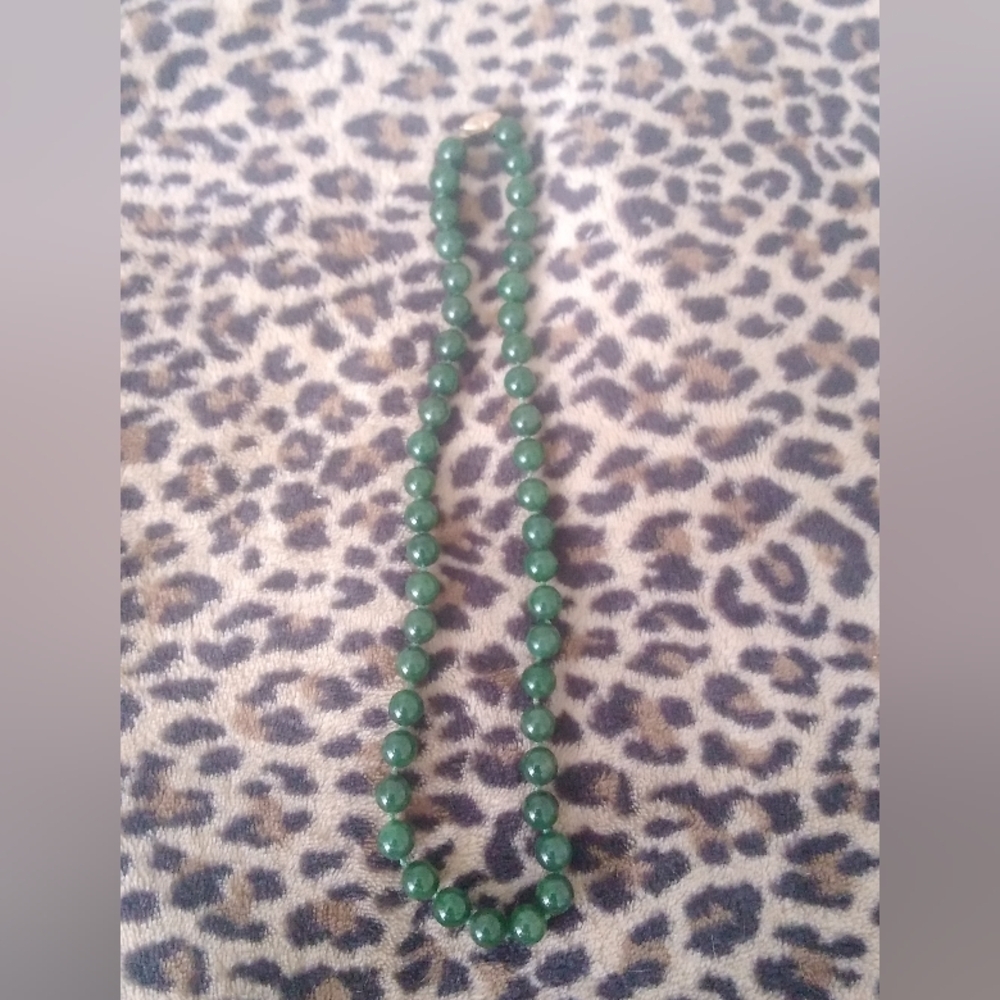 Vintage Necklace Green Jadeite Nephrite 1940s Knotted 14k Clasp - Picture 7 of 8